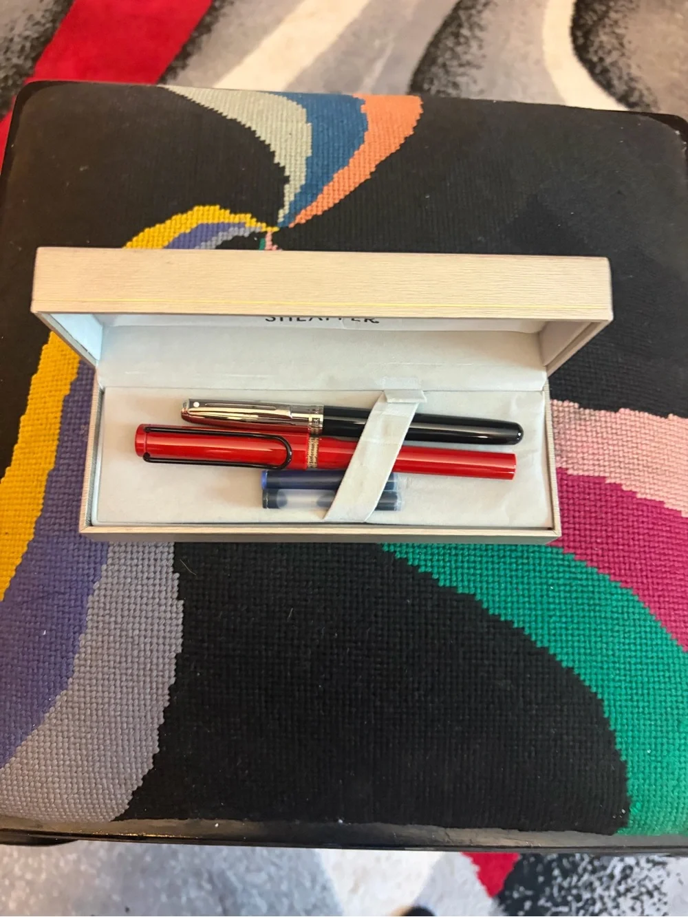 Red and Black Fountain Pen Gift Set with Converter Sheaffer prelude